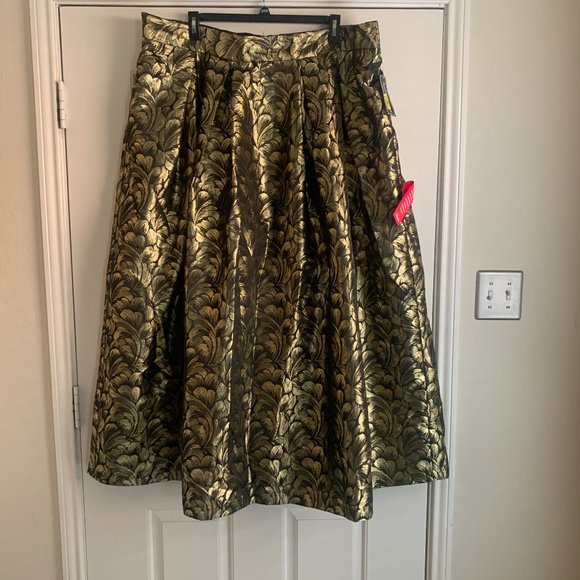 Dresses & Skirts - Black and Gold Brocade Flare Evening Skirt